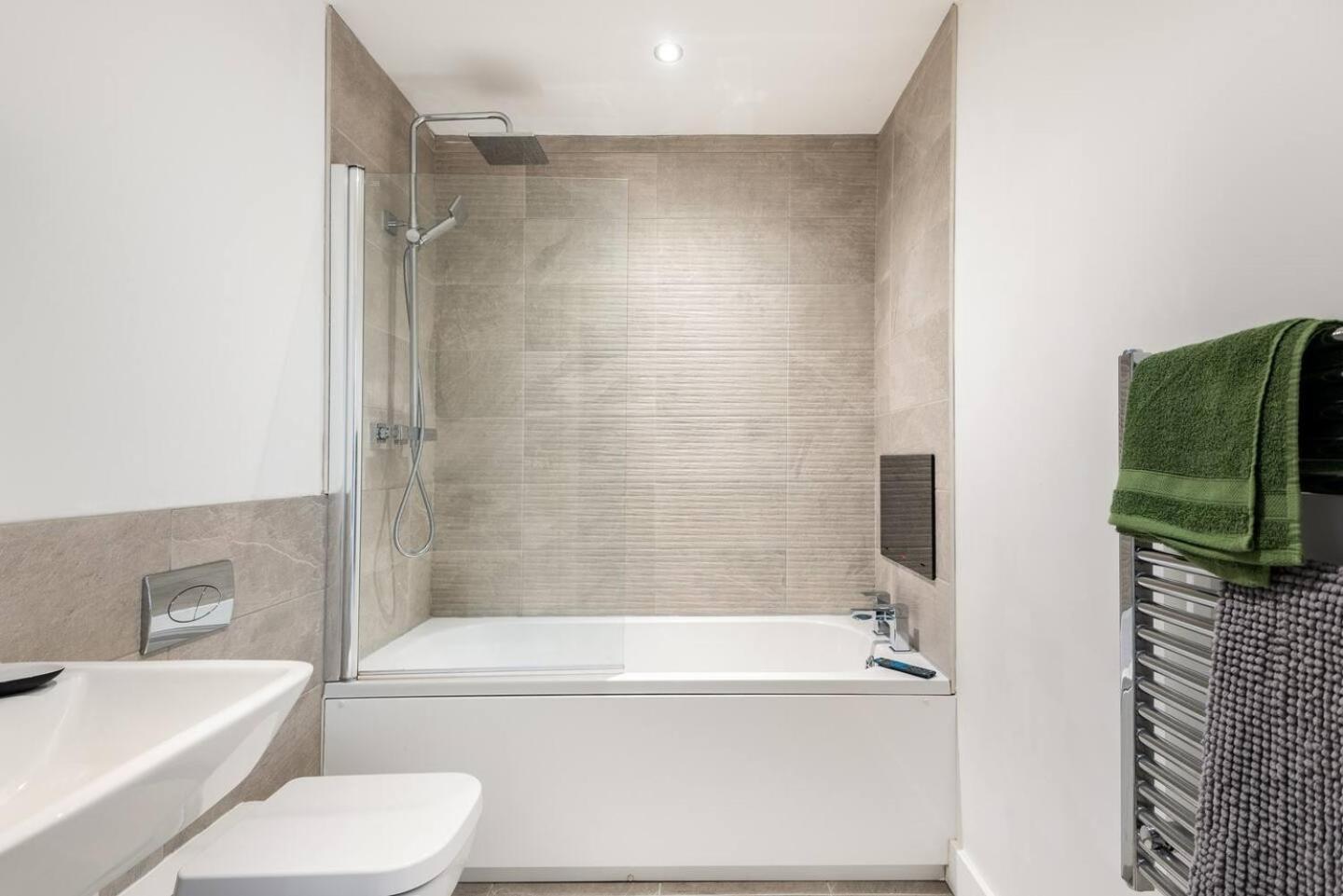 Luxurious 3-Bed Penthouse In Sheffield Apartman Handsworth Kültér fotó